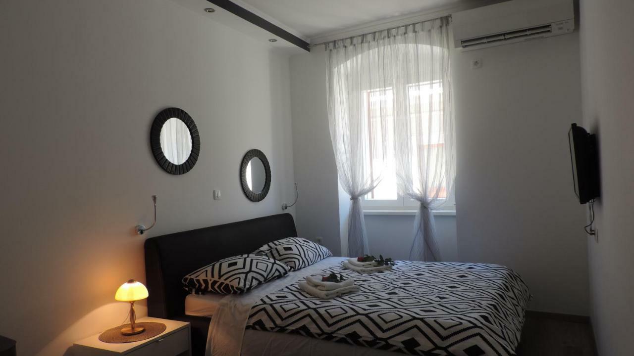 Apartment & Room Ivan Šibenik Exterior foto